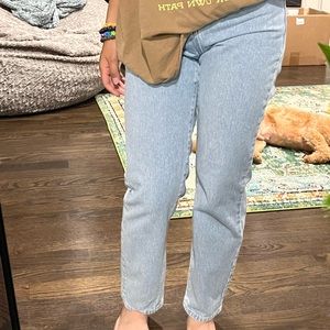 Light washed high waisted denim jeans